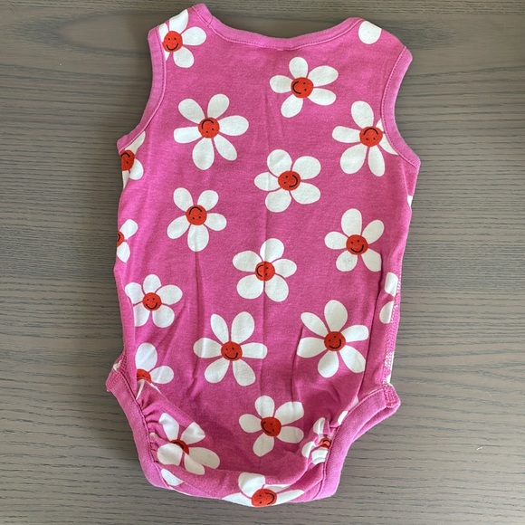 Hanna Andersson daisy onesie - Picture 2 of 5